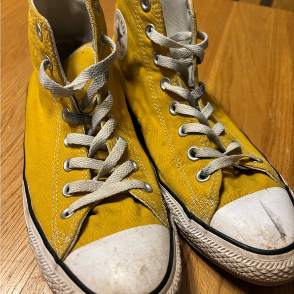 Men’s Converse Chuck Taylor High Tops size 9 - Picture 2 of 5